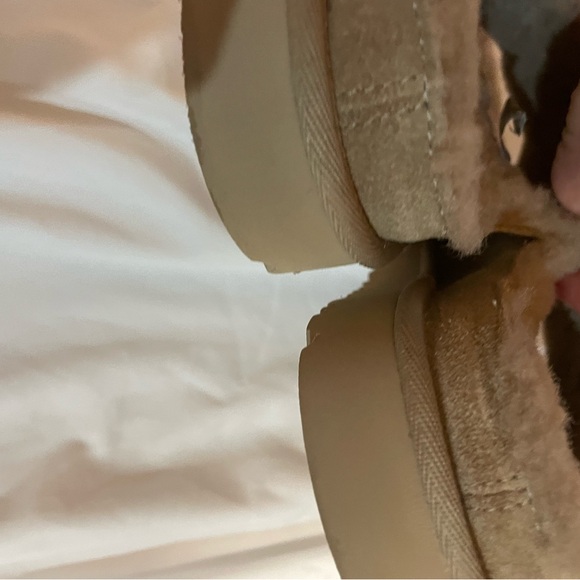 UGG Greenport Slides in Sand Size 5 - Picture 6 of 10